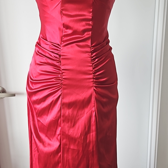 Formal Satin Gown - Picture 4 of 9
